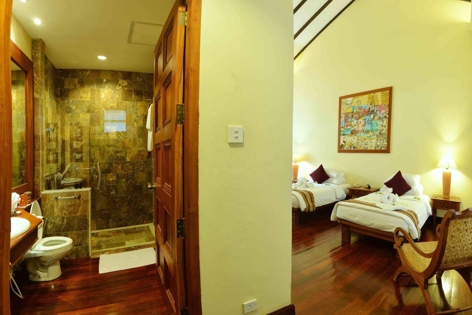 The Hotel @ Tharabar Gate Bagan Buitenkant foto